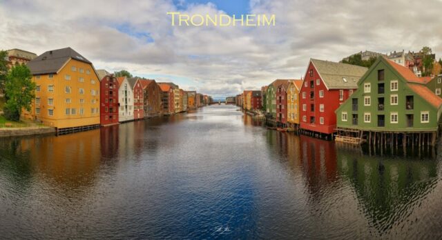 Casas de colores junto al río Nidelva en Trondheim, Noruega
